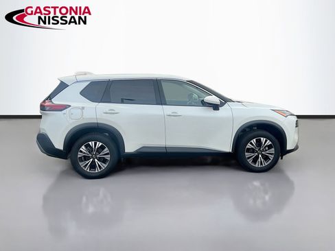 Used 2023 Nissan Rogue SV image 10