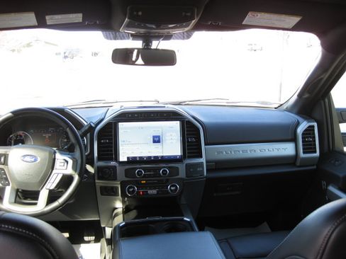 Used 2018 Ford F150 XLT w/ Equipment Group 302A Luxury AWD/4WD image 5