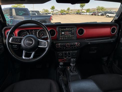 Used 2021 Jeep Wrangler Unlimited Rubicon AWD/4WD image 9