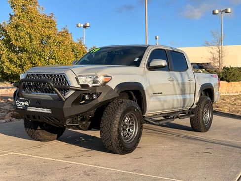 Used 2019 Toyota Tacoma TRD Off-Road AWD/4WD image 3