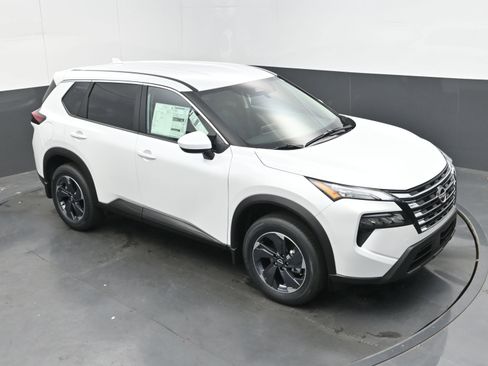 New 2026 Nissan Rogue SV image 29