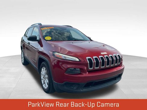 Used 2017 Jeep Cherokee Sport FWD image 3