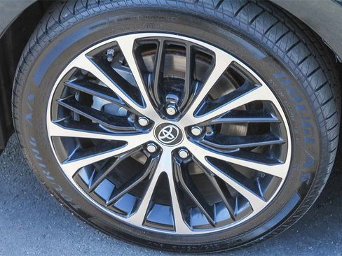 Used 2019 Toyota Camry SE image 14
