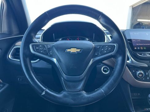 Used 2023 Chevrolet Equinox Premier AWD/4WD image 11