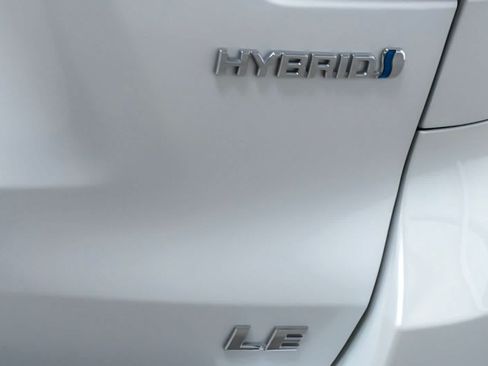 Used 2019 Toyota Highlander LE AWD/4WD image 27