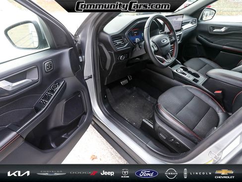 Used 2023 Ford Escape ST-Line Select w/ Tech Pack #2 image 11