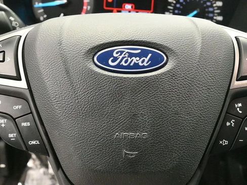 Used 2018 Ford Fusion SE image 10