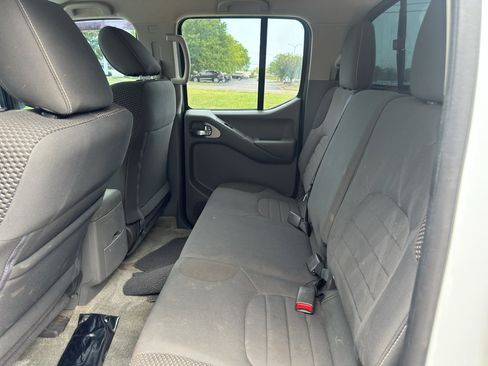 Used 2018 Nissan Frontier SV RWD image 14