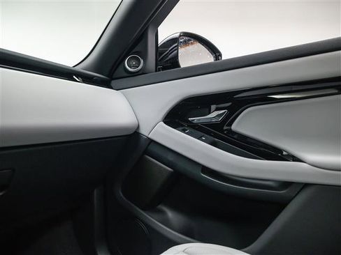 New 2026 Land Rover Range Rover Evoque S image 28