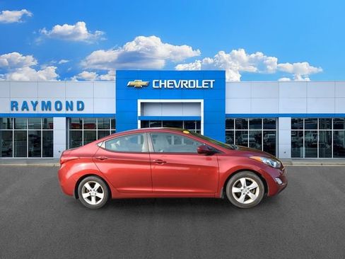 Used 2013 Hyundai Elantra GLS w/ Preferred Pkg FWD image 2