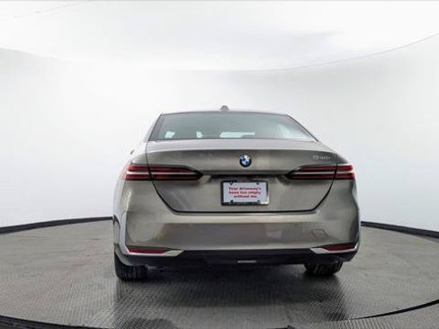 Used 2024 BMW 530i RWD image 7