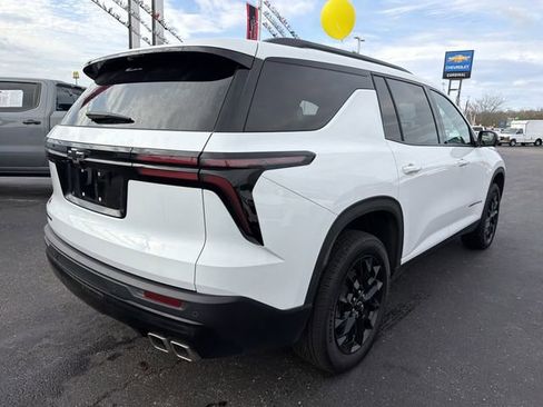 Used 2025 Chevrolet Traverse LT w/ Midnight/Sport Edition image 4