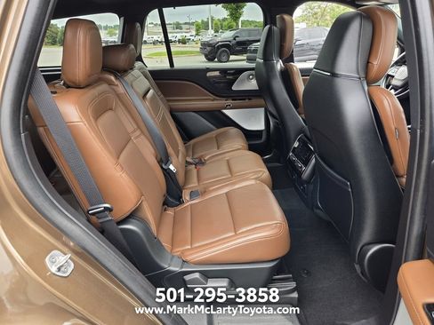 Used 2022 Lincoln Aviator Reserve w/ Equipment Group 201A AWD/4WD image 17