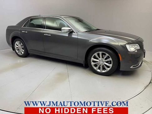 Used 2019 Chrysler 300 Limited image 7