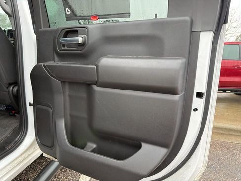 Used 2024 Chevrolet Silverado 2500 Custom w/ Custom Value Package image 17