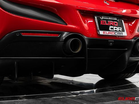 Used 2021 Ferrari F8 Tributo RWD image 24
