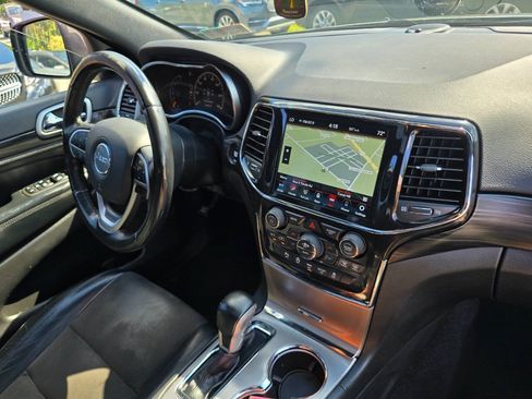 Used 2021 Jeep Grand Cherokee Laredo X AWD/4WD image 35