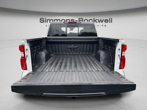 New 2026 Chevrolet Silverado 1500 RST w/ Redline Edition AWD/4WD image 9