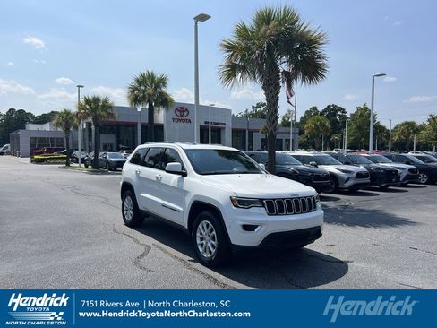Used 2021 Jeep Grand Cherokee Laredo X RWD image 1