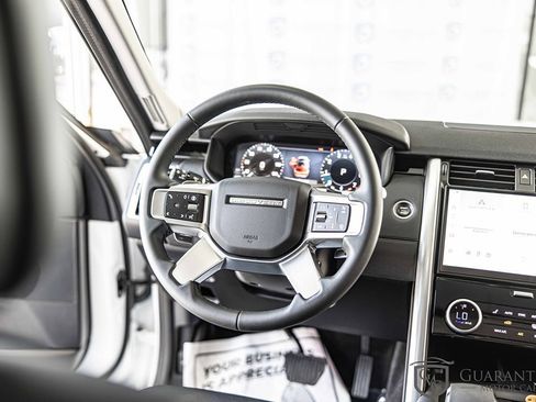Used 2024 Land Rover Discovery S image 37
