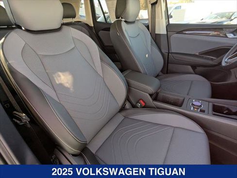 New 2025 Volkswagen Tiguan SE AWD/4WD image 21