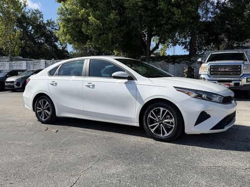 Certified 2023 Kia Forte LXS FWD image 2
