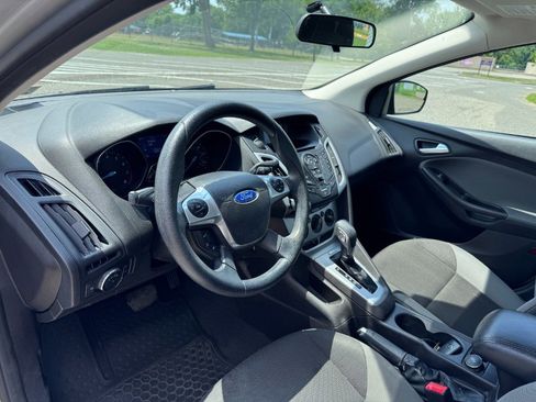 Used 2014 Ford Focus SE FWD image 12