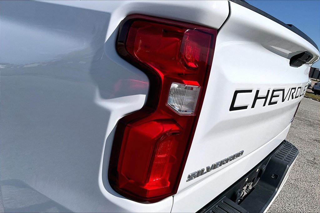 Used 2021 Chevrolet Silverado 1500 RST AWD/4WD image 28