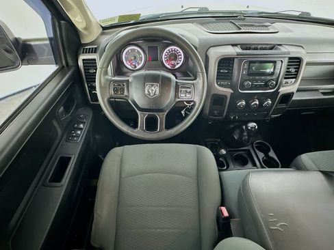 Used 2018 RAM 2500 Tradesman w/ Chrome Appearance Group AWD/4WD image 9