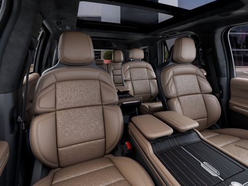 New 2027 Lincoln Navigator Black Label AWD/4WD image 10