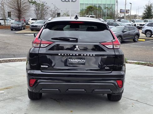 Used 2022 Mitsubishi Eclipse Cross SEL image 3