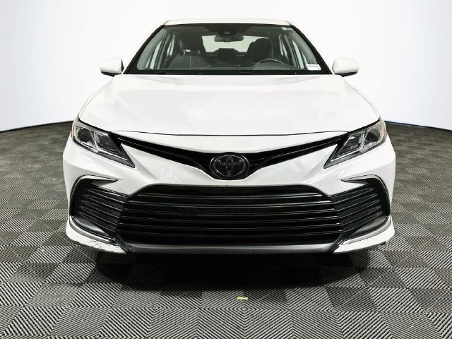 Certified 2022 Toyota Camry LE FWD image 3
