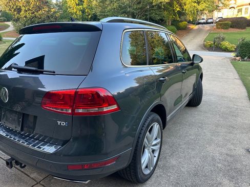 Used 2013 Volkswagen Touareg Executive AWD/4WD image 10