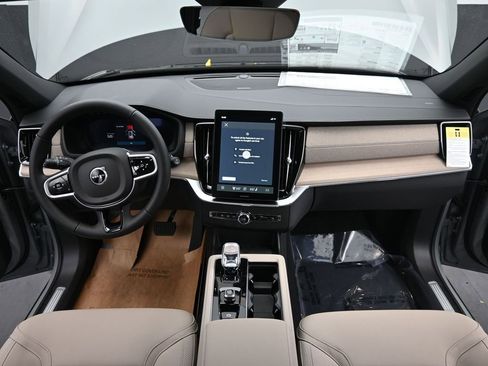 New 2026 Volvo XC90 B6 Plus w/ Protection Package Premier AWD/4WD image 21