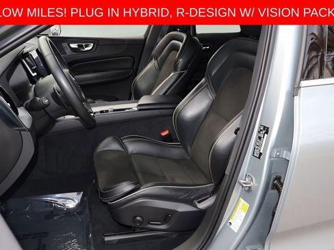 Used 2018 Volvo XC60 T8 R-Design w/ Vision Package image 12