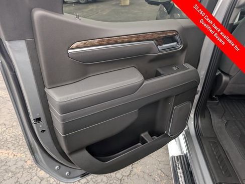 New 2026 GMC Sierra 1500 SLE image 11