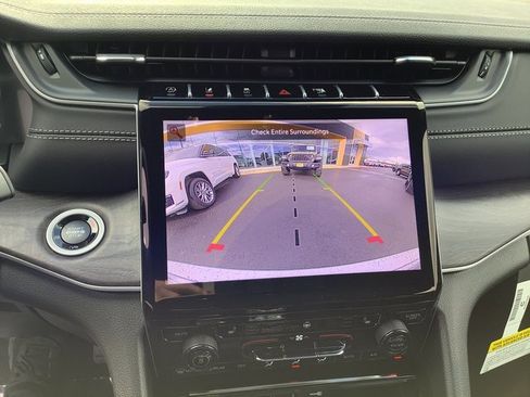 New 2025 Jeep Grand Cherokee Limited image 19