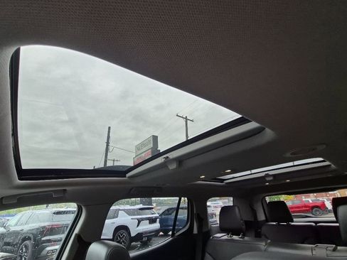 Used 2018 GMC Acadia SLT AWD/4WD image 12