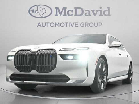 Used 2023 BMW i7 xDrive60 AWD/4WD image 29