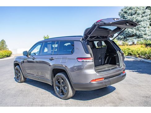 Used 2023 Jeep Grand Cherokee L Laredo AWD/4WD image 9