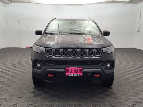 Used 2024 Jeep Compass Trailhawk image 5