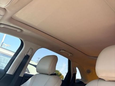 Used 2018 Ford Edge Titanium w/ Equipment Group 302A AWD/4WD image 4