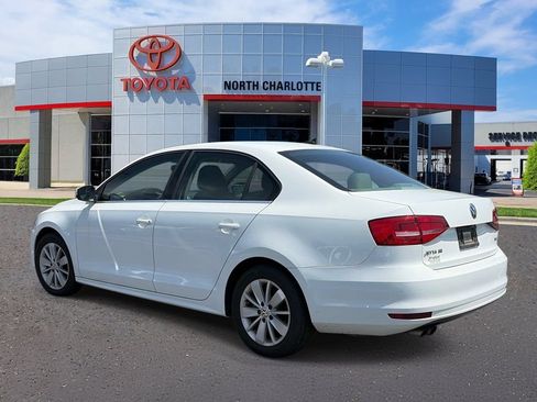 Used 2015 Volkswagen Jetta SE FWD image 4