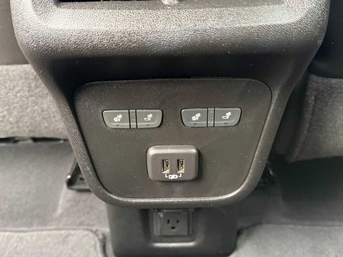 Used 2021 Chevrolet Equinox Premier image 9