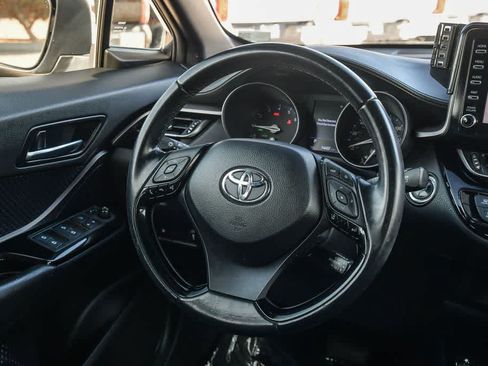 Used 2019 Toyota C-HR XLE FWD image 13