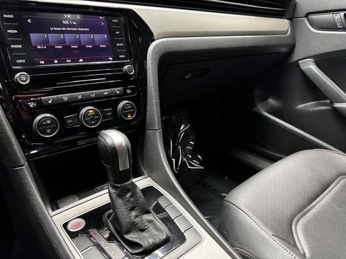 Used 2021 Volkswagen Passat 2.0T SE image 23