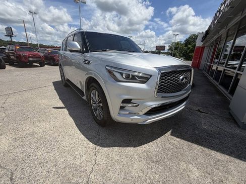 Used 2022 INFINITI QX80 Luxe RWD image 3