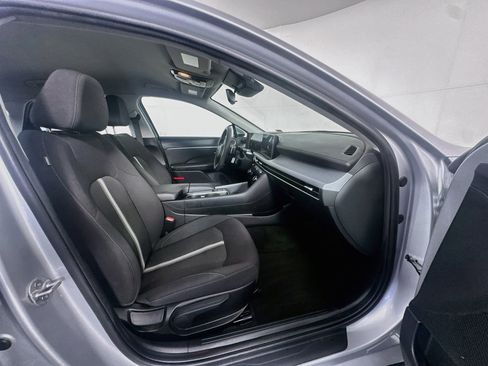 Used 2025 Hyundai Sonata SEL FWD image 30