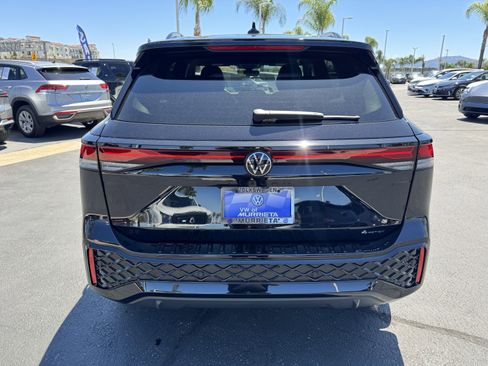 Used 2026 Volkswagen Tiguan SE R-Line image 9