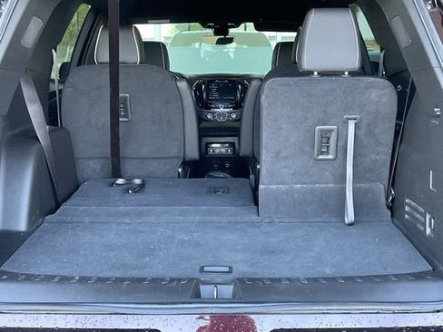Used 2023 Chevrolet Traverse Premier AWD/4WD image 17